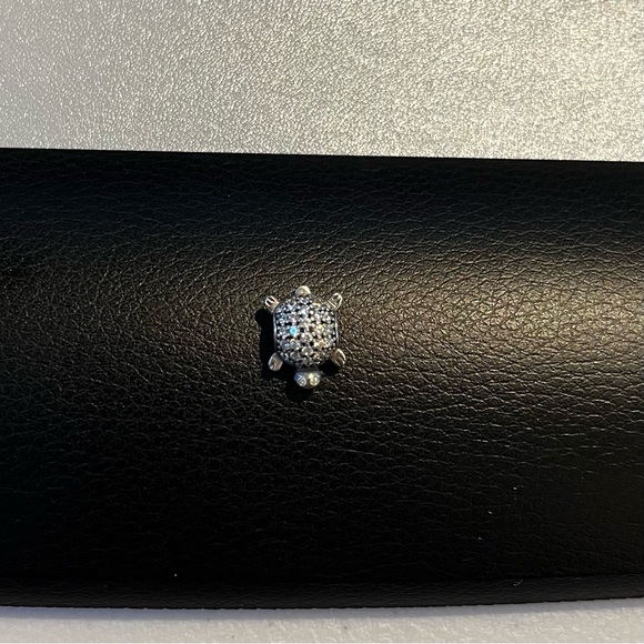 Pandora sparkling turtle bracelet charm - Picture 2 of 3